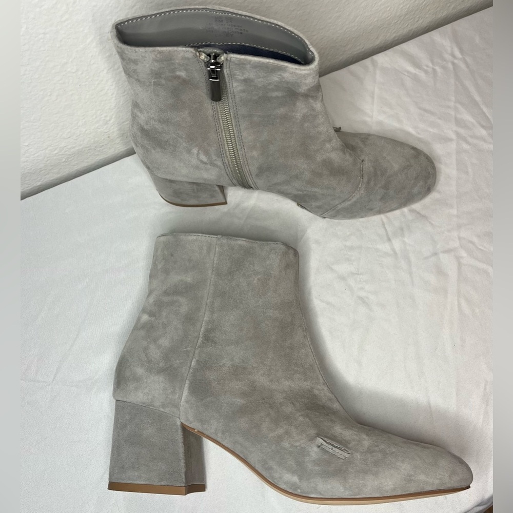 Bleecker & Bond Lacey Gray Suede Block Heel Ankle Boots 👢✨